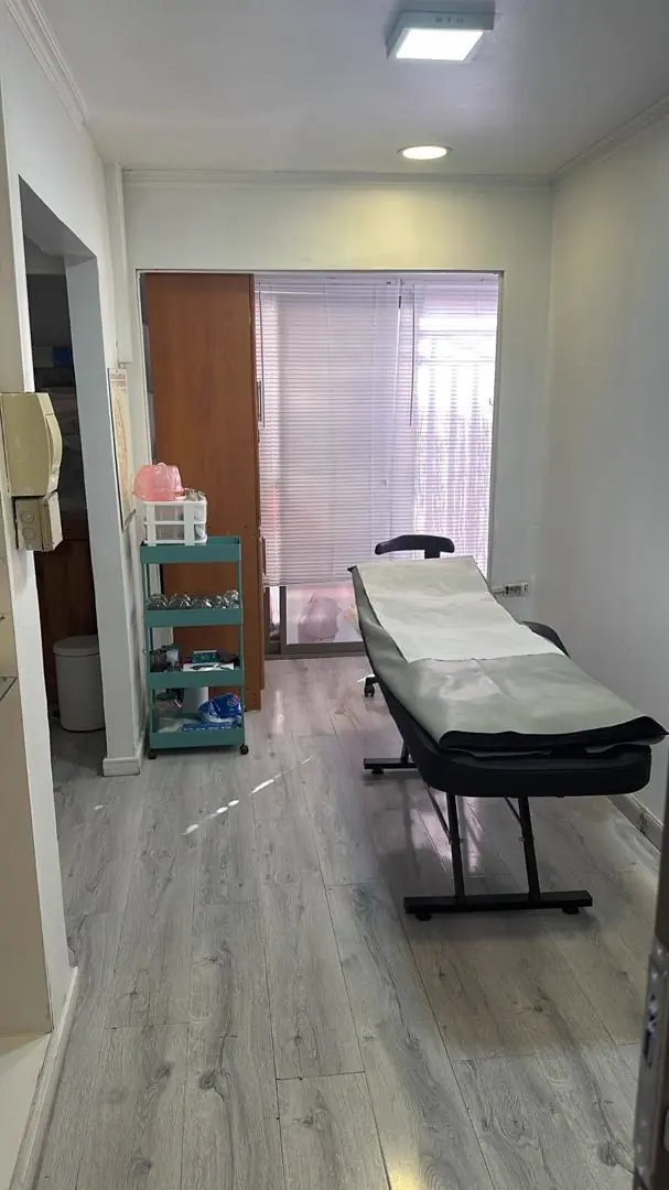 Sala de atención clínica en la sede Iquique.